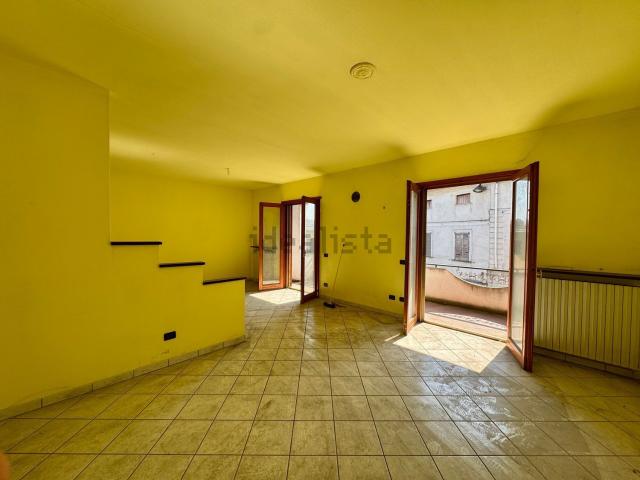 Appartamento in vendita di 143 m² in Via Roma, 2