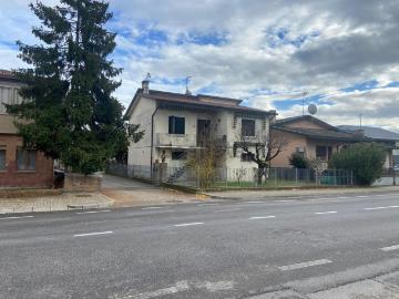 Appartamento in vendita di 143 m² in Via Roma, 30