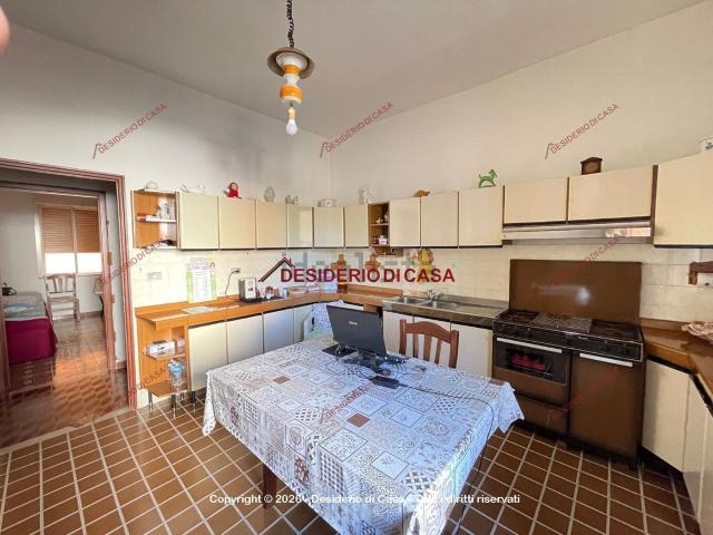 Appartamento in vendita di 143 m² in Via Rosmarino, 83