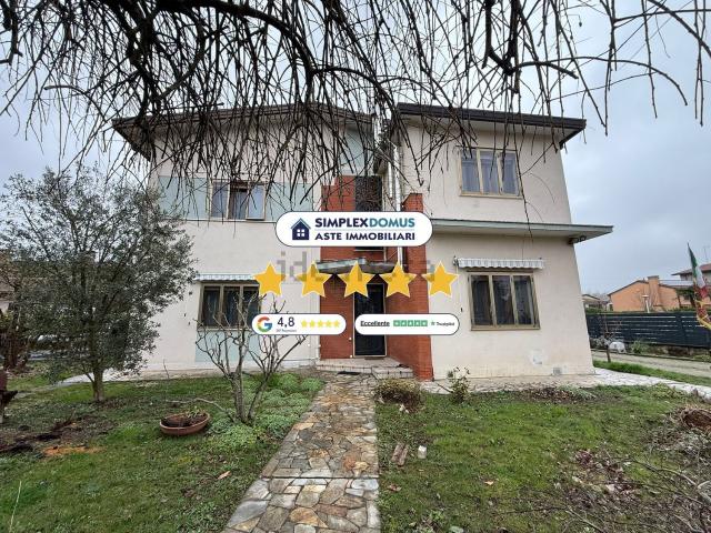 Appartamento in vendita di 143 m² in Via Rossignago