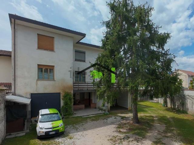 Appartamento in vendita di 143 m² in Via Umberto I°, 154