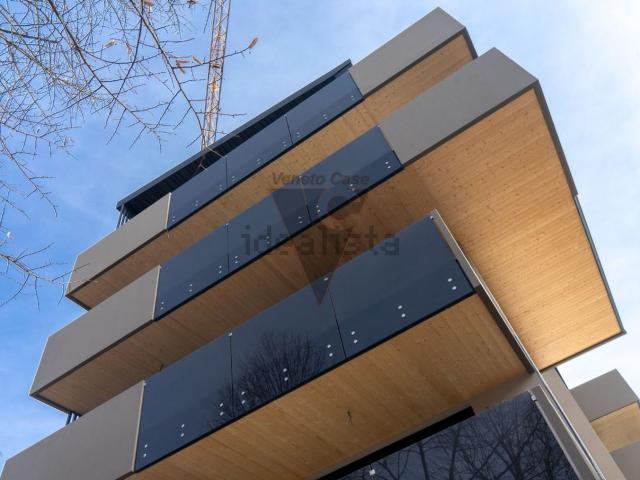 Appartamento in vendita di 143 m² in Via Vittorio Veneto