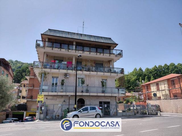Appartamento in vendita di 143 m² in Viale Treviri, 220