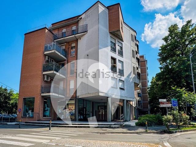Appartamento in vendita di 143 m² in Viale V. Cottafavi, 1