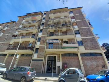Appartamento in vendita di 143 m² in Viale Alberto Beneduce, 2