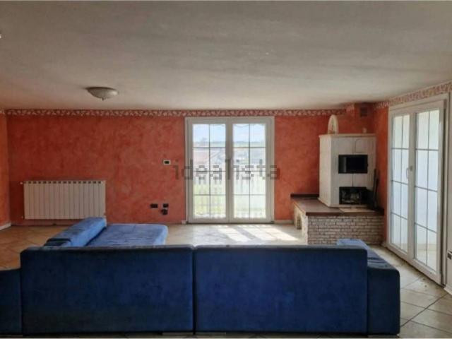 Appartamento in vendita di 144 m² in Via Chiesa