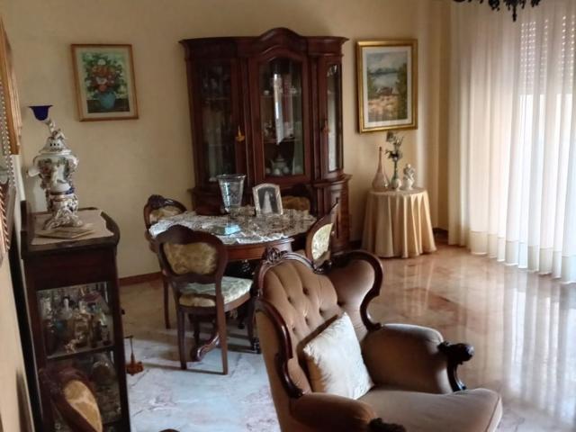 Appartamento in vendita di 144 m² in Via Alfonso Frangipane Traversa Trapani III, 11