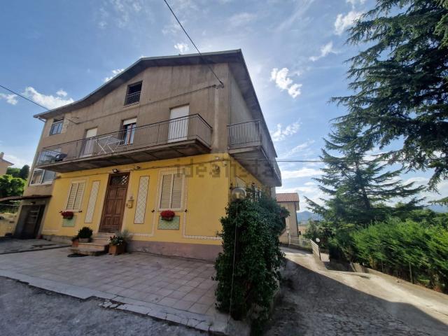 Appartamento in vendita di 144 m² in Via Assisi, 50