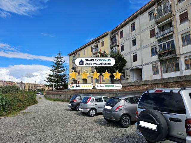 Appartamento in vendita di 144 m² in Via Bernardino Telesio