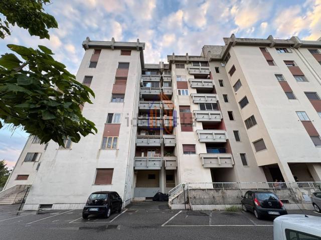 Appartamento in vendita di 144 m² in Via Brigata Catanzaro, 6
