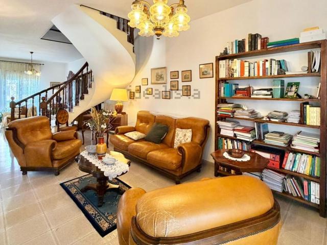 Appartamento in vendita di 144 m² in Via Giuseppe Biasi