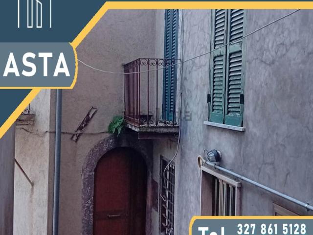 Appartamento in vendita di 144 m² in Via Giuseppe Garibaldi, 27