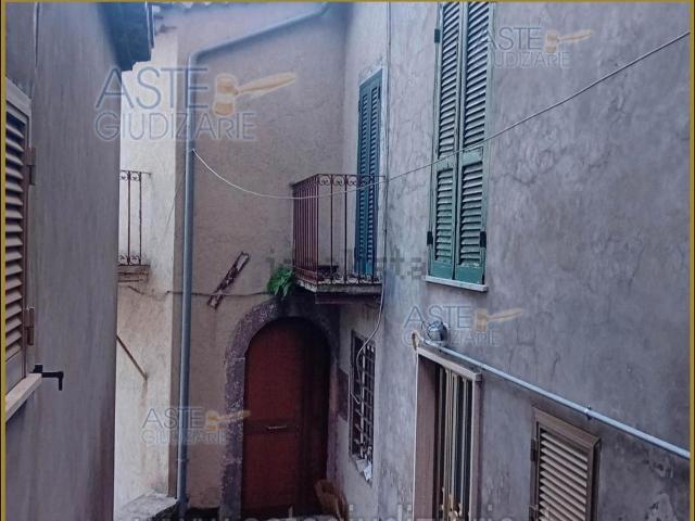 Appartamento in vendita di 144 m² in Via Giuseppe Garibaldi, 27