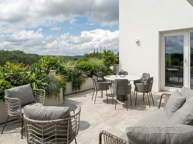 Appartamento in vendita di 144 m² in Via Giovanni Don Minzoni, 36