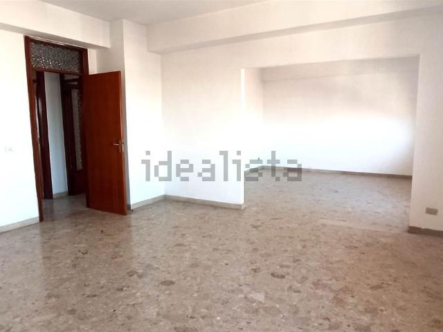 Appartamento in vendita di 144 m² in Via dei Filippini, 36