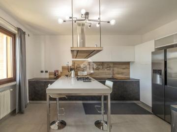 Appartamento in vendita di 144 m² in Via della Grena