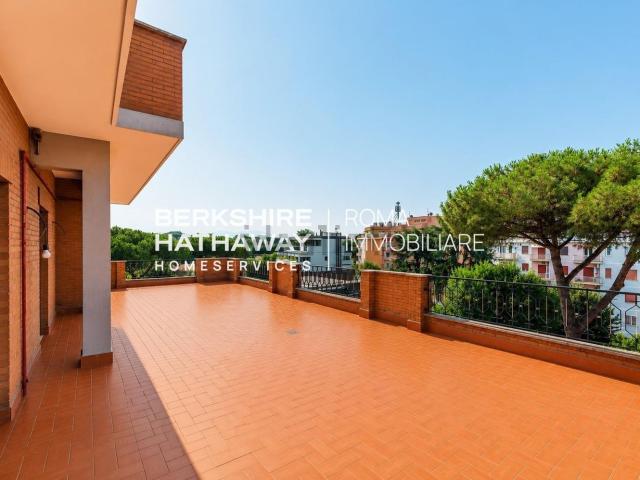 Appartamento in vendita di 130 m² in Via delle Sette Chiese, 278