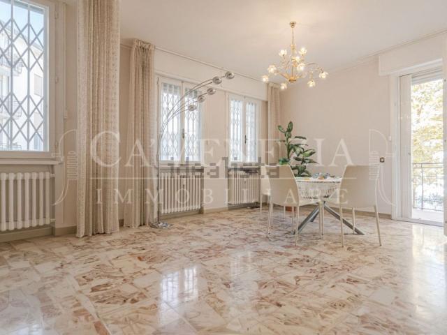 Appartamento in vendita di 144 m² in Via F.Morosini, 12