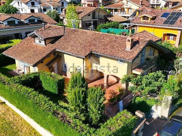 Appartamento in vendita di 144 m² in Via Francesco Petrarca, 49