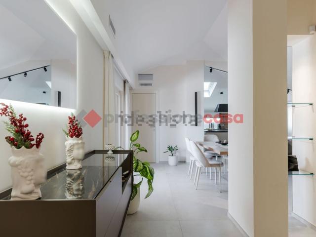Appartamento in vendita di 144 m² in Via Lipari, 5