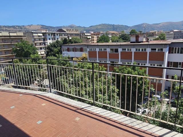 Appartamento in vendita di 144 m² in Via Luigi Settembrini
