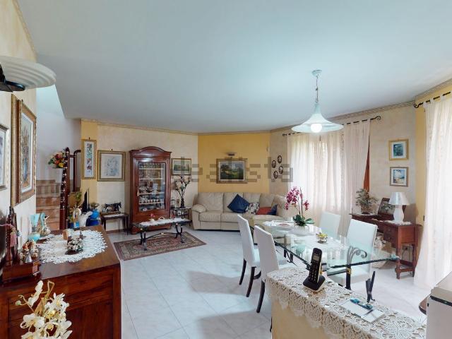 Appartamento in vendita di 144 m² in Via Salvatore Quasimodo