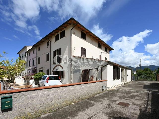 Appartamento in vendita di 144 m² in Via Sirio Moggi, 82