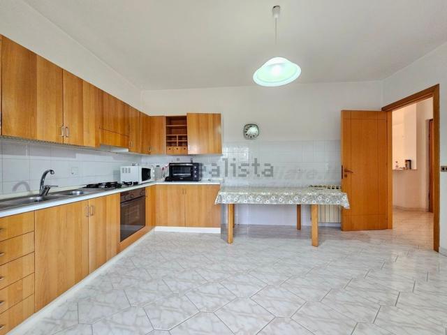 Appartamento in vendita di 144 m² in Via Roma, 163