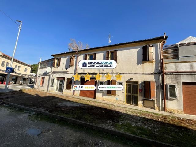Appartamento in vendita di 144 m² in Via Ravenna