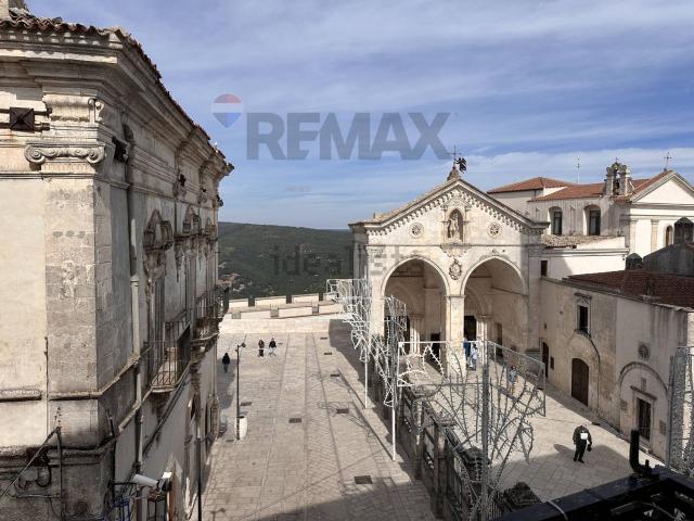 Appartamento in vendita di 144 m² in Via Reale Basilica, 94