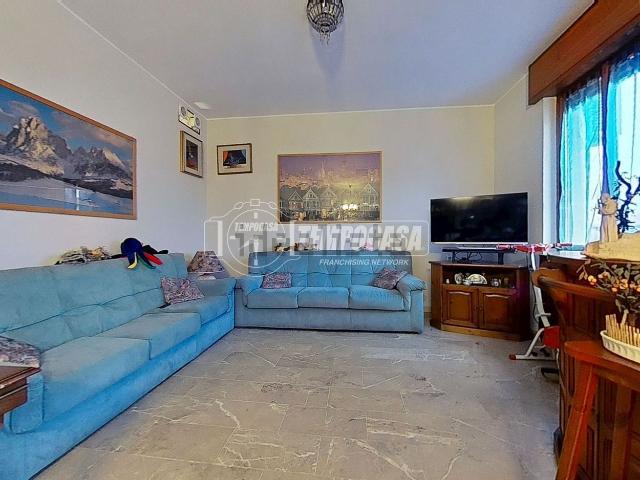 Appartamento in vendita di 144 m² in Via Vincenzo Bellini, 15