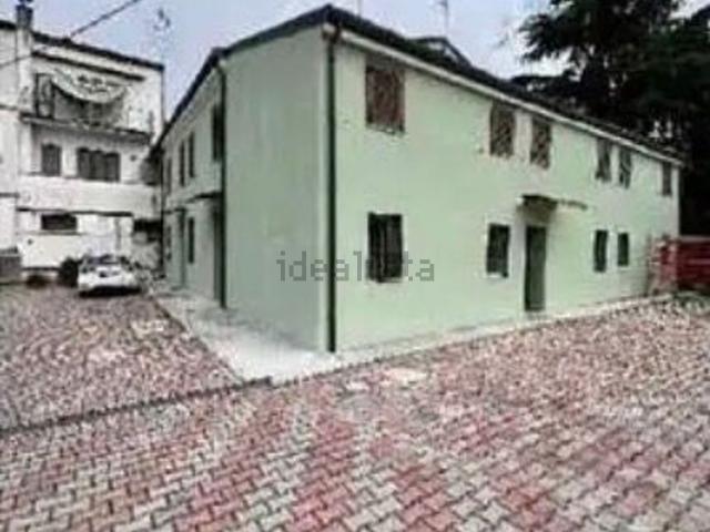 Appartamento in vendita di 144 m² in Via X Martiri, 245