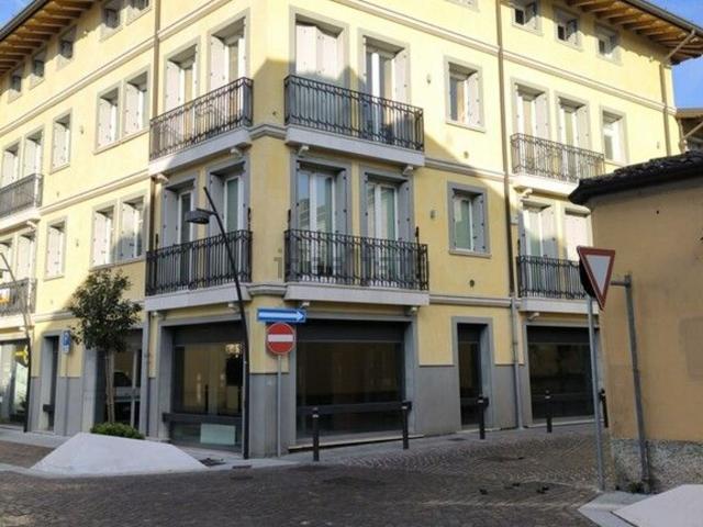 Appartamento in vendita di 144 m² in Via Zambelli