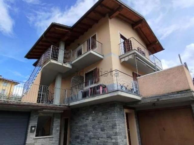 Appartamento in vendita di 144 m² in Frazione le Pont, 104