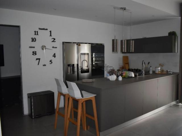 Appartamento in vendita di 144 m² in Strada Statale 1, 87