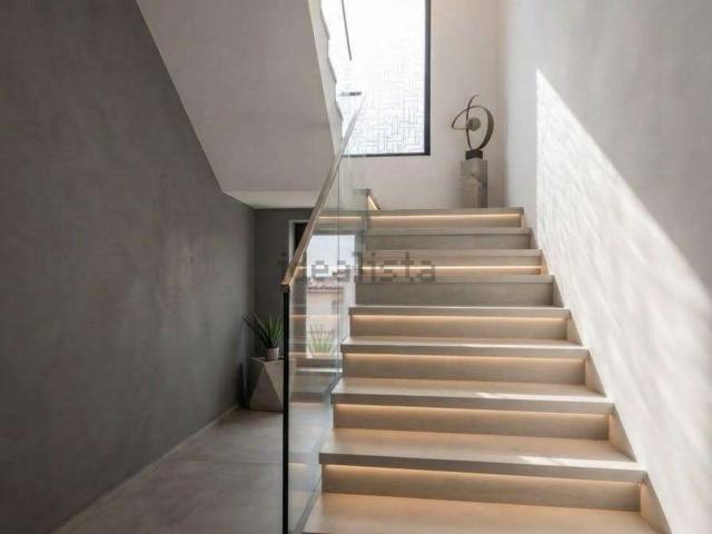 Appartamento in vendita di 145 m² in Via Col di Lana