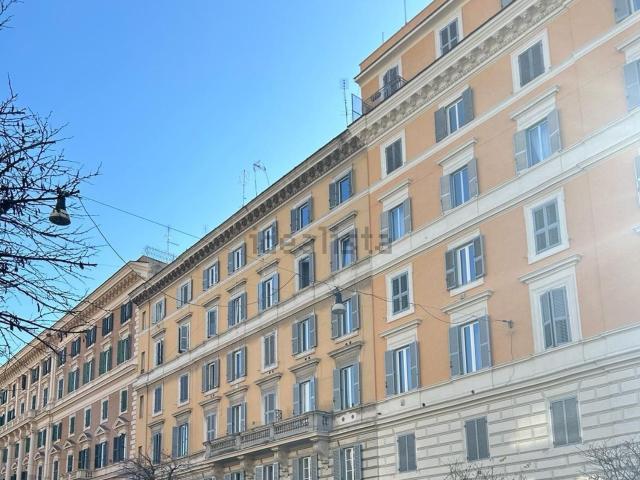 Appartamento in vendita di 145 m² in Via Cola di Rienzo