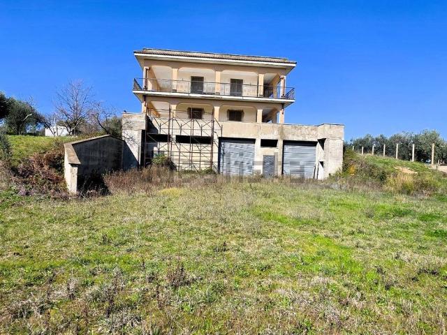 Appartamento in vendita di 145 m² in Via Colle Nasone, 138