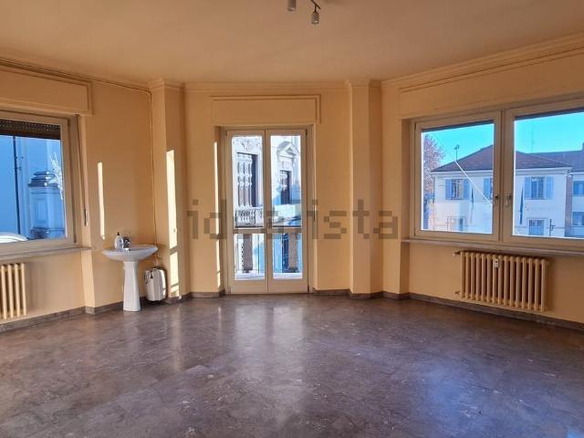 Appartamento in vendita di 145 m² in Via Cavour, 41