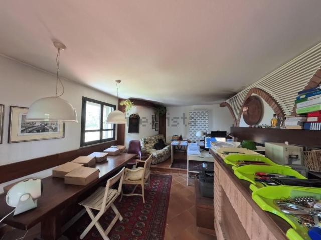 Appartamento in vendita di 145 m² in Via Caduti di Marzabotto
