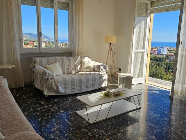 Appartamento in vendita di 145 m² in Via Capae, 13