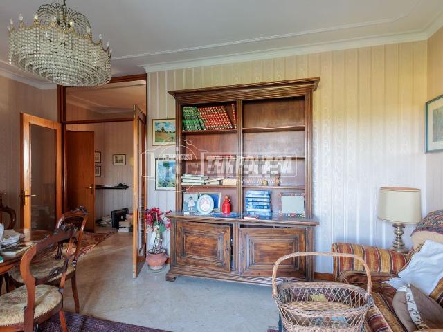 Appartamento in vendita di 145 m² in Via Carlo Marx, 10