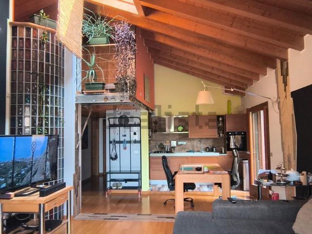 Appartamento in vendita di 145 m² in Via Carnia