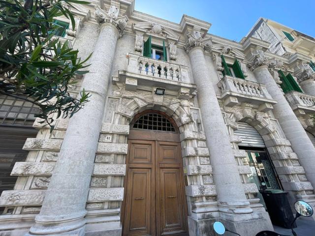Appartamento in vendita di 145 m² in Via Cesare Battisti, 63