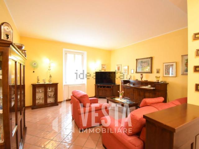 Appartamento in vendita di 145 m² in Via Cesare Battisti