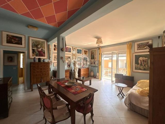 Appartamento in vendita di 145 m² in Via Cesare Betteloni, 7