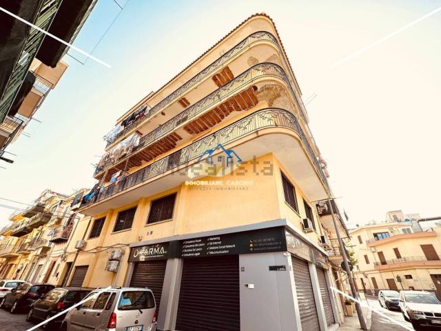 Appartamento in vendita di 145 m² in Via Città di Palermo, 5