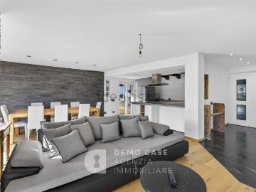 Appartamento in vendita di 145 m² in Via Cimavilla, 12