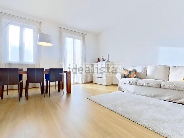 Appartamento in vendita di 145 m² in Via Amatore Sciesa