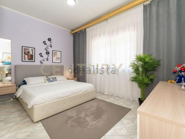 Appartamento in vendita di 145 m² in Via Antonio de Curtis, 27